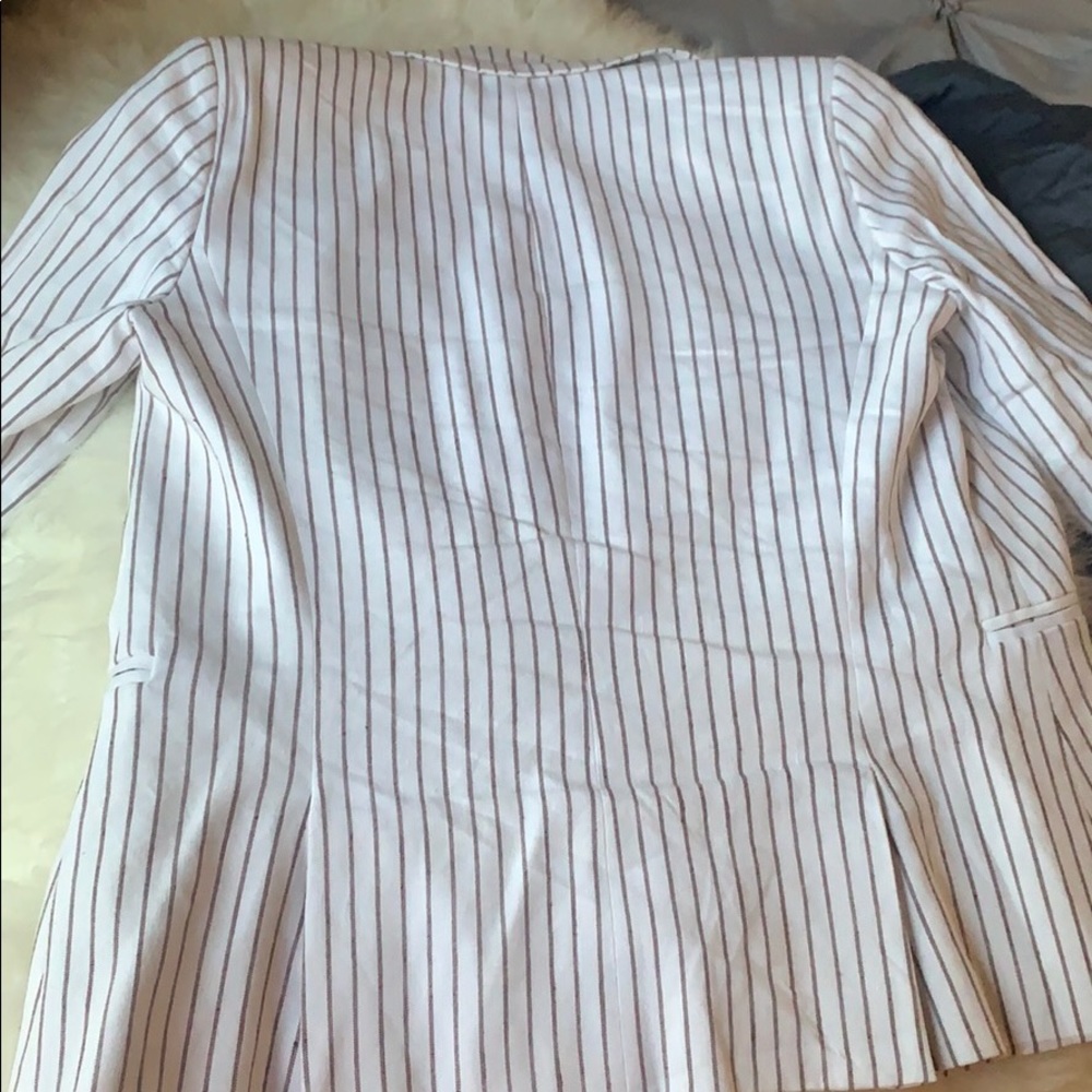 Blazer - Picture 6 of 6